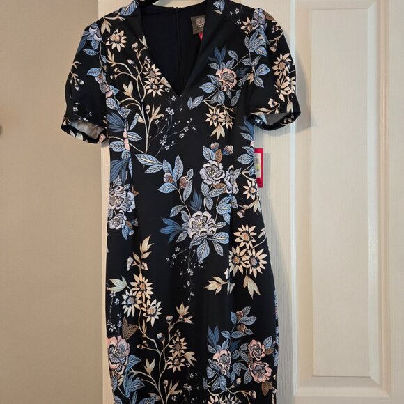 Womens NWT Vince Camuto Size 4 Navy Blue Floral Sheath Vneck dress - Picture 2 of 8